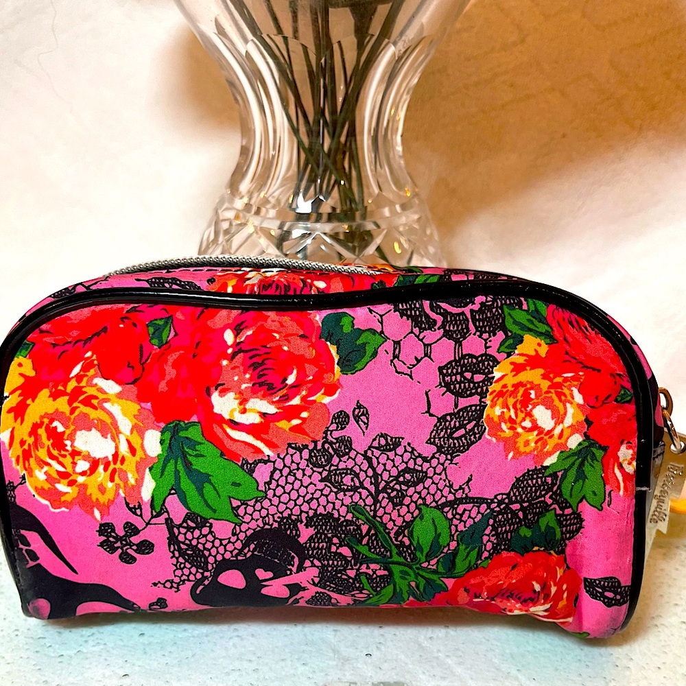 New Betsey Johnson Cosmetic/Accessory Case - Picture 3 of 12